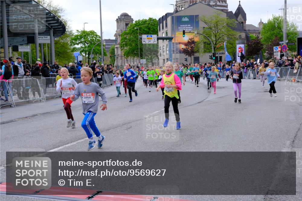 25.04.2026 - Das Zehntel Tim E. http://msf.ph/oto/9569627 25.04.2026 08:58:42 Ziel 1071, 1096, 1158, 1177, 1409, 1421, 1422, 1475, 1487, 1494, 1544, 1694, 1940, 2252, 2255, 2333, 2349, 2410, 2419, 2792, 2830, 2915, 2927, 3350, 3357, 3378, 3383, 3403, 3412, 3422, 3438, 3443, 3717, 3748, 3751, 3752, 3800, 3913, 4066 meine-sportfotos.de
