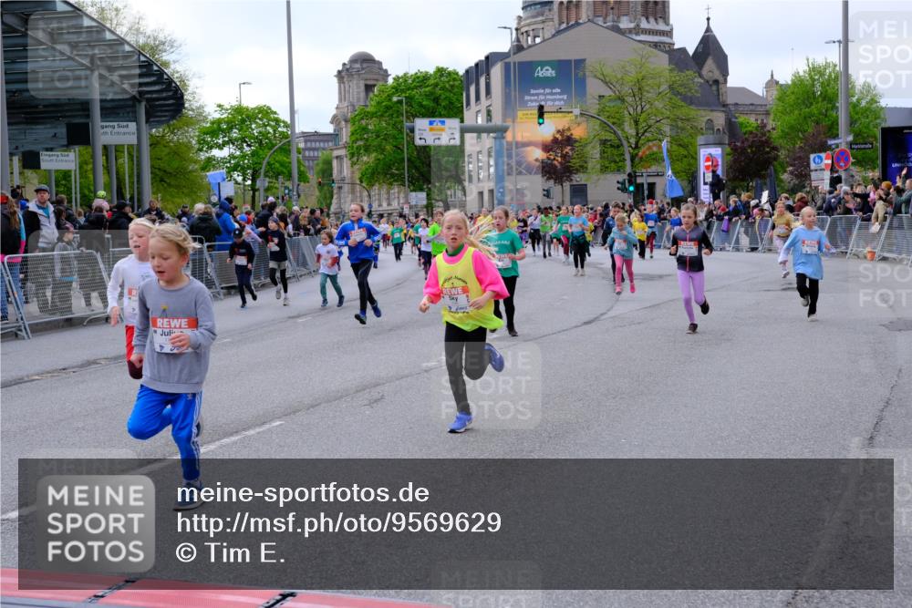 25.04.2026 - Das Zehntel Tim E. http://msf.ph/oto/9569629 25.04.2026 08:58:43 Ziel 1071, 1096, 1158, 1177, 1409, 1421, 1422, 1475, 1487, 1494, 1507, 1508, 1544, 1694, 1845, 1849, 1908, 1940, 1995, 2252, 2255, 2333, 2349, 2410, 2419, 2792, 2830, 2915, 3350, 3357, 3378, 3383, 3403, 3412, 3422, 3438, 3443, 3661, 3717, 3748, 3751, 3752, 3800, 3913, 4066 meine-sportfotos.de