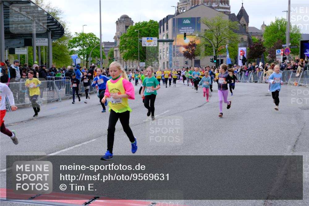25.04.2026 - Das Zehntel Tim E. http://msf.ph/oto/9569631 25.04.2026 08:58:43 Ziel 1071, 1096, 1158, 1177, 1409, 1421, 1422, 1475, 1487, 1494, 1507, 1508, 1544, 1694, 1845, 1849, 1908, 1940, 1995, 2252, 2255, 2333, 2349, 2410, 2419, 2792, 2830, 2915, 3350, 3357, 3378, 3383, 3403, 3412, 3422, 3438, 3443, 3661, 3717, 3748, 3751, 3752, 3800, 3913, 4066 meine-sportfotos.de