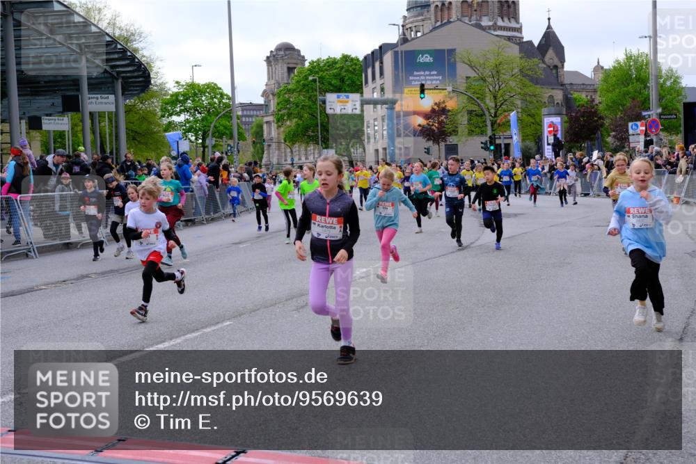 25.04.2026 - Das Zehntel Tim E. http://msf.ph/oto/9569639 25.04.2026 08:58:45 Ziel 1096, 1177, 1361, 1409, 1422, 1467, 1475, 1487, 1494, 1507, 1508, 1544, 1660, 1694, 1845, 1849, 1908, 1940, 1995, 2252, 2255, 2333, 2349, 2410, 2419, 2433, 2744, 2792, 2830, 2915, 2955, 3350, 3357, 3378, 3383, 3403, 3412, 3422, 3438, 3492, 3661, 3679, 3717, 3748, 3751, 3752, 3800, 3856, 3913, 4066 meine-sportfotos.de