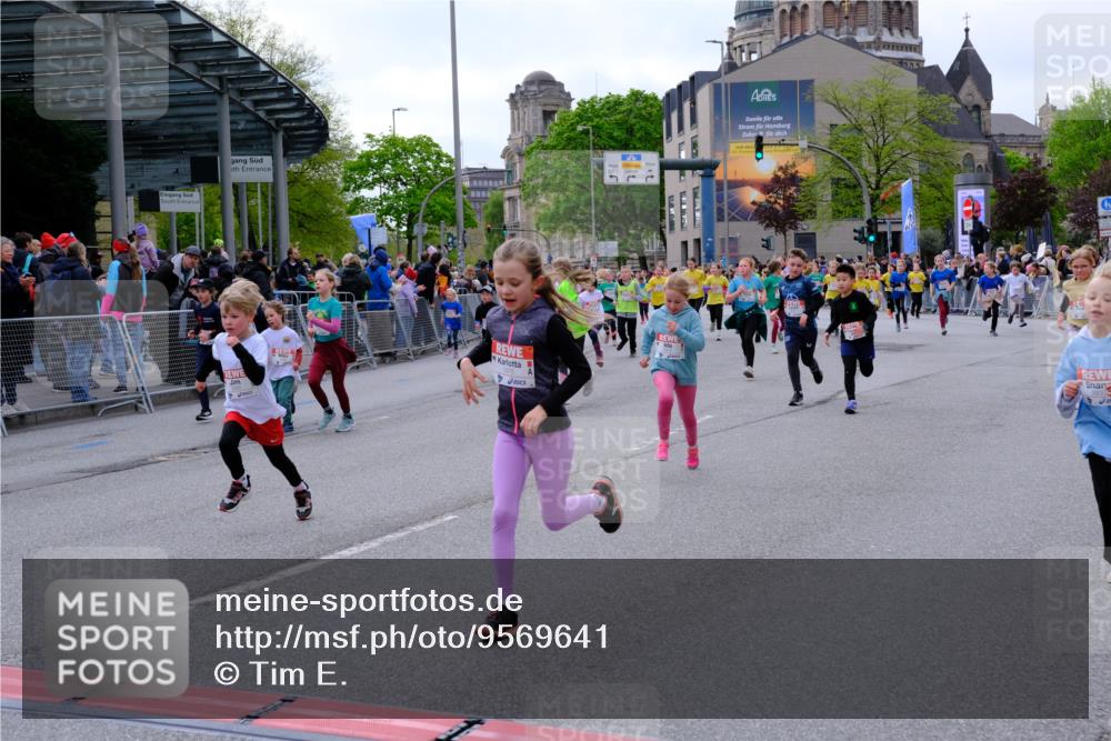 25.04.2026 - Das Zehntel Tim E. http://msf.ph/oto/9569641 25.04.2026 08:58:45 Ziel 1096, 1177, 1361, 1409, 1422, 1467, 1475, 1487, 1494, 1507, 1508, 1544, 1660, 1694, 1845, 1849, 1908, 1940, 1995, 2252, 2255, 2333, 2349, 2410, 2419, 2433, 2744, 2792, 2830, 2915, 2955, 3350, 3357, 3378, 3383, 3403, 3412, 3422, 3438, 3492, 3661, 3679, 3717, 3748, 3751, 3752, 3800, 3856, 3913, 4066 meine-sportfotos.de