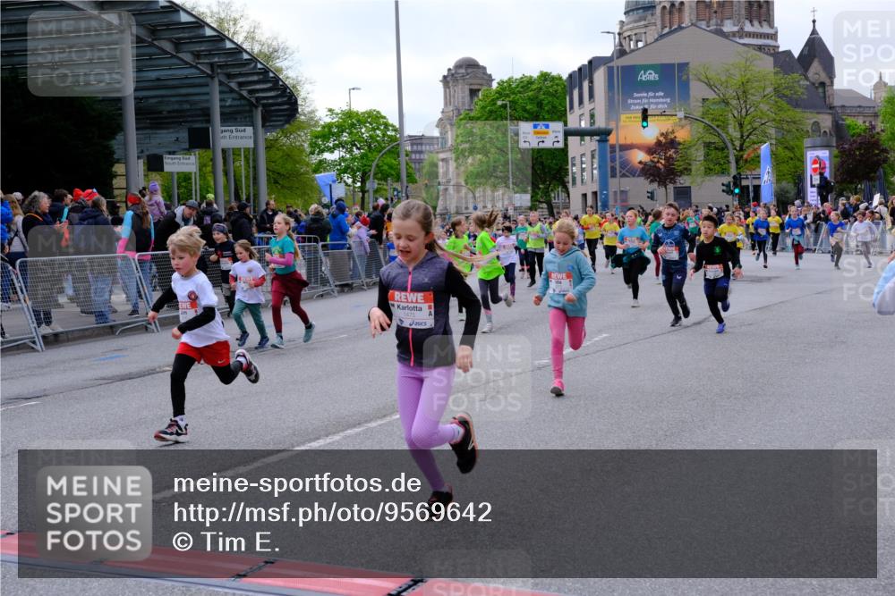 25.04.2026 - Das Zehntel Tim E. http://msf.ph/oto/9569642 25.04.2026 08:58:45 Ziel 1096, 1177, 1361, 1409, 1422, 1467, 1475, 1487, 1494, 1507, 1508, 1544, 1660, 1694, 1845, 1849, 1908, 1940, 1995, 2252, 2255, 2333, 2349, 2410, 2419, 2433, 2744, 2792, 2830, 2915, 2955, 3350, 3357, 3378, 3383, 3403, 3412, 3422, 3438, 3492, 3661, 3679, 3717, 3748, 3751, 3752, 3800, 3856, 3913, 4066 meine-sportfotos.de