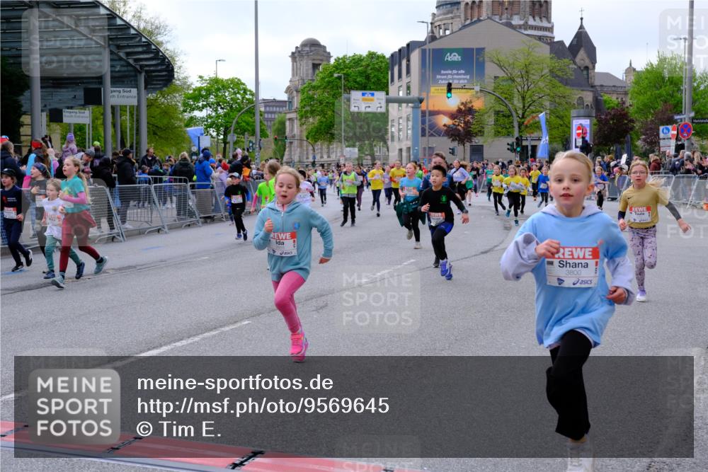 25.04.2026 - Das Zehntel Tim E. http://msf.ph/oto/9569645 25.04.2026 08:58:46 Ziel 1096, 1177, 1361, 1467, 1475, 1487, 1494, 1507, 1508, 1544, 1660, 1694, 1845, 1849, 1908, 1940, 1995, 2252, 2255, 2333, 2349, 2419, 2433, 2539, 2744, 2792, 2830, 2915, 2952, 2955, 3357, 3378, 3403, 3412, 3422, 3438, 3492, 3661, 3679, 3717, 3748, 3751, 3800, 3856, 3913, 4066 meine-sportfotos.de