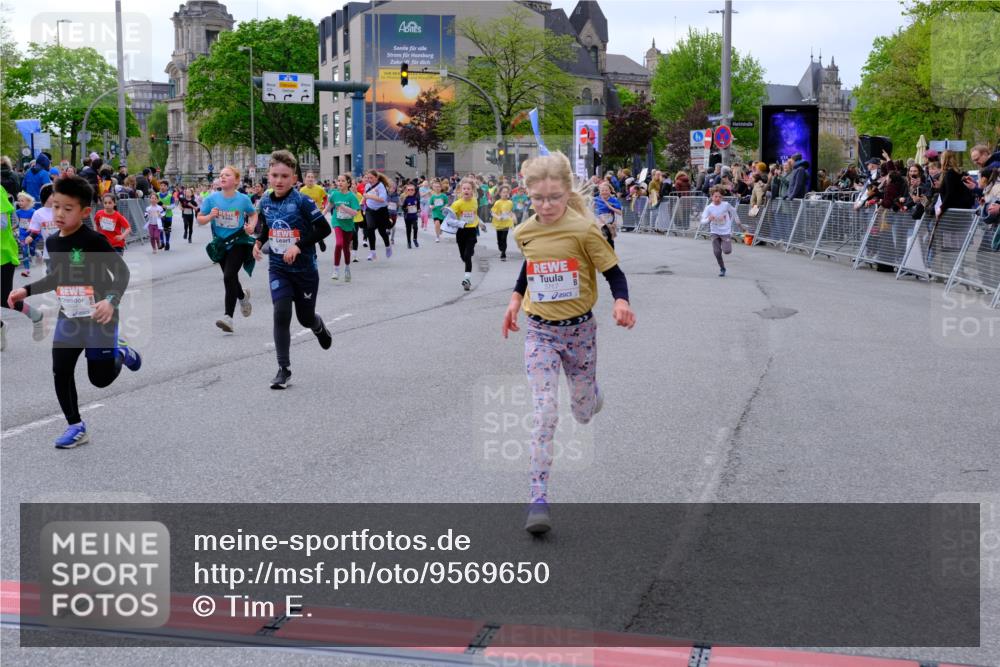 25.04.2026 - Das Zehntel Tim E. http://msf.ph/oto/9569650 25.04.2026 08:58:47 Ziel 1096, 1177, 1361, 1467, 1475, 1487, 1494, 1507, 1508, 1547, 1549, 1660, 1694, 1845, 1849, 1908, 1940, 1995, 2022, 2099, 2252, 2255, 2333, 2349, 2419, 2433, 2539, 2744, 2771, 2775, 2792, 2803, 2830, 2915, 2952, 2955, 2961, 3357, 3403, 3412, 3422, 3438, 3492, 3661, 3679, 3717, 3748, 3751, 3800, 3856, 3913, 4066 meine-sportfotos.de