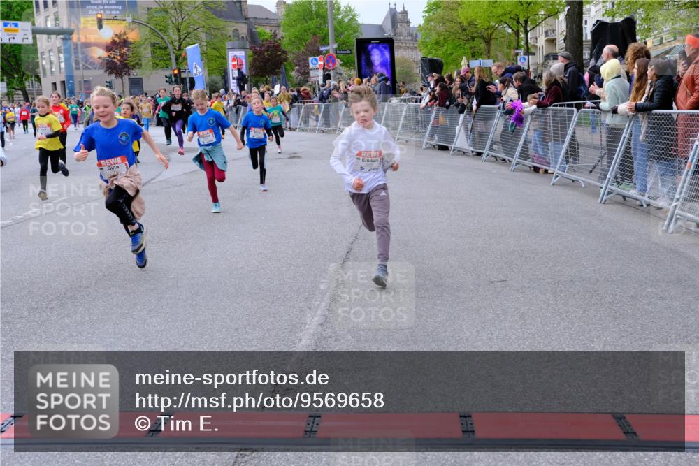25.04.2026 - Das Zehntel Tim E. http://msf.ph/oto/9569658 25.04.2026 08:58:49 Ziel 1096, 1129, 1177, 1361, 1467, 1475, 1507, 1508, 1547, 1549, 1660, 1694, 1845, 1849, 1908, 1940, 1995, 2006, 2022, 2099, 2333, 2349, 2419, 2433, 2467, 2488, 2498, 2539, 2744, 2771, 2775, 2792, 2803, 2830, 2915, 2952, 2955, 2961, 3404, 3418, 3427, 3438, 3492, 3661, 3679, 3717, 3800, 3856, 3897, 3913, 4066 meine-sportfotos.de