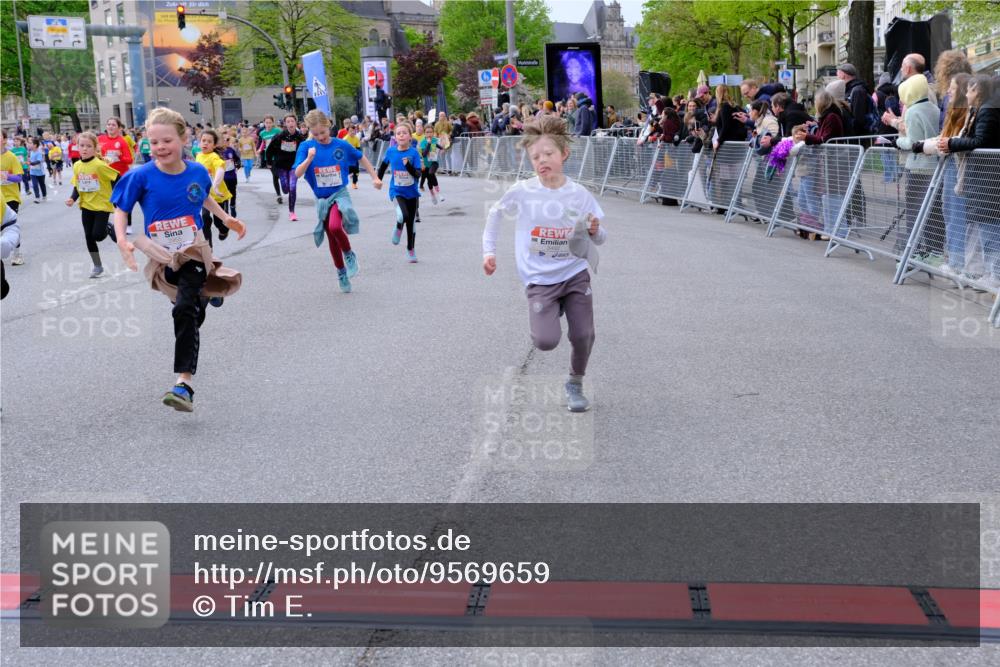 25.04.2026 - Das Zehntel Tim E. http://msf.ph/oto/9569659 25.04.2026 08:58:49 Ziel 1096, 1129, 1177, 1361, 1467, 1475, 1507, 1508, 1547, 1549, 1660, 1694, 1845, 1849, 1908, 1940, 1995, 2006, 2022, 2099, 2333, 2349, 2419, 2433, 2467, 2488, 2498, 2539, 2744, 2771, 2775, 2792, 2803, 2830, 2915, 2952, 2955, 2961, 3404, 3418, 3427, 3438, 3492, 3661, 3679, 3717, 3800, 3856, 3897, 3913, 4066 meine-sportfotos.de