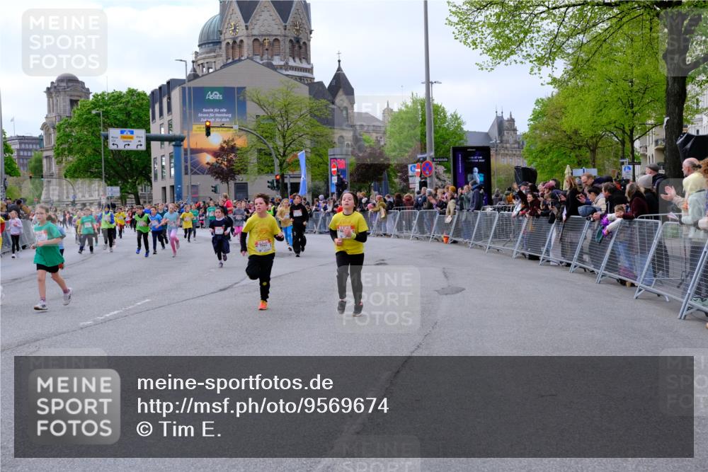 25.04.2026 - Das Zehntel Tim E. http://msf.ph/oto/9569674 25.04.2026 08:58:54 Ziel 1129, 1178, 1251, 1361, 1377, 1423, 1467, 1507, 1508, 1547, 1549, 1660, 1694, 1829, 1845, 1849, 1908, 1995, 2006, 2022, 2041, 2099, 2433, 2437, 2467, 2488, 2498, 2507, 2539, 2732, 2744, 2750, 2771, 2775, 2803, 2952, 2955, 2961, 3108, 3113, 3174, 3208, 3404, 3418, 3427, 3492, 3661, 3679, 3717, 3856, 3883, 3897, 3937 meine-sportfotos.de