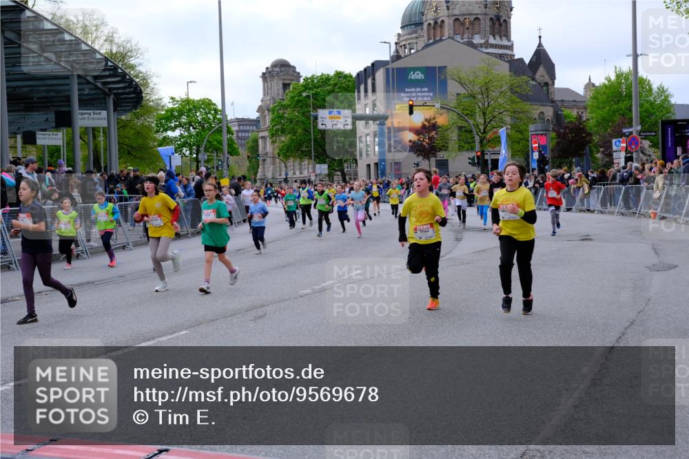 25.04.2026 - Das Zehntel Tim E. http://msf.ph/oto/9569678 25.04.2026 08:58:54 Ziel 1129, 1178, 1251, 1361, 1377, 1423, 1467, 1507, 1508, 1547, 1549, 1660, 1694, 1829, 1845, 1849, 1908, 1995, 2006, 2022, 2041, 2099, 2433, 2437, 2467, 2488, 2498, 2507, 2539, 2732, 2744, 2750, 2771, 2775, 2803, 2952, 2955, 2961, 3108, 3113, 3174, 3208, 3404, 3418, 3427, 3492, 3661, 3679, 3717, 3856, 3883, 3897, 3937 meine-sportfotos.de