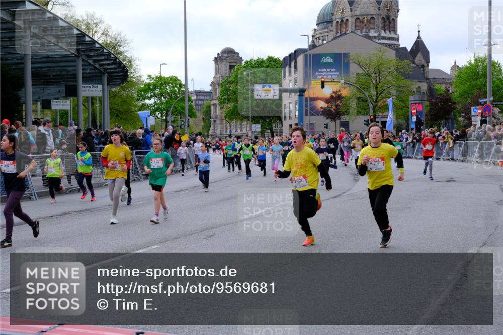 25.04.2026 - Das Zehntel Tim E. http://msf.ph/oto/9569681 25.04.2026 08:58:55 Ziel 1129, 1142, 1178, 1251, 1361, 1377, 1423, 1467, 1507, 1508, 1547, 1549, 1660, 1829, 1845, 1849, 1908, 1995, 2006, 2022, 2041, 2099, 2433, 2437, 2445, 2467, 2488, 2498, 2507, 2539, 2683, 2732, 2744, 2750, 2771, 2775, 2803, 2952, 2955, 2961, 3108, 3113, 3174, 3208, 3404, 3418, 3427, 3492, 3661, 3679, 3713, 3720, 3856, 3883, 3897, 3912, 3937 meine-sportfotos.de