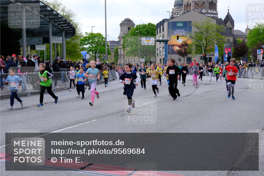 25.04.2026 - Das Zehntel Tim E. http://msf.ph/oto/9569684 25.04.2026 08:58:57 Ziel 1129, 1142, 1178, 1251, 1377, 1423, 1467, 1547, 1549, 1597, 1829, 2006, 2022, 2041, 2099, 2347, 2433, 2437, 2445, 2467, 2488, 2498, 2507, 2539, 2652, 2683, 2732, 2744, 2750, 2771, 2775, 2803, 2952, 2955, 2961, 3108, 3113, 3174, 3208, 3404, 3418, 3427, 3492, 3511, 3679, 3713, 3720, 3883, 3897, 3912, 3937 meine-sportfotos.de