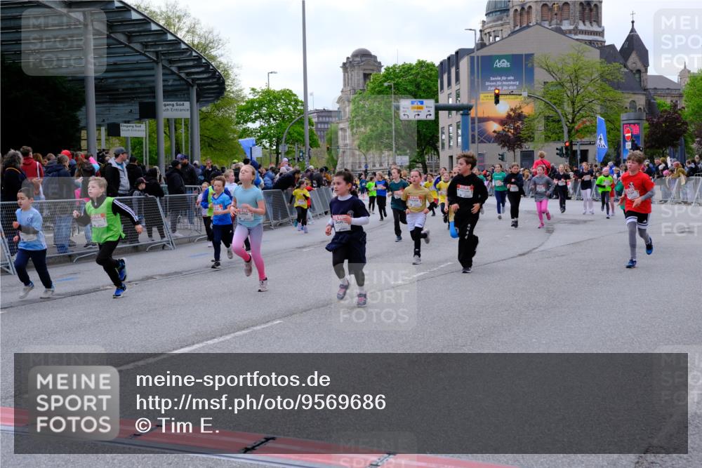 25.04.2026 - Das Zehntel Tim E. http://msf.ph/oto/9569686 25.04.2026 08:58:58 Ziel 1129, 1142, 1178, 1251, 1377, 1423, 1547, 1549, 1597, 1829, 2006, 2022, 2041, 2048, 2099, 2347, 2437, 2445, 2467, 2488, 2498, 2507, 2539, 2652, 2683, 2721, 2732, 2750, 2771, 2775, 2803, 2952, 2961, 3108, 3113, 3174, 3208, 3404, 3418, 3427, 3511, 3541, 3622, 3626, 3713, 3720, 3883, 3897, 3912, 3937 meine-sportfotos.de