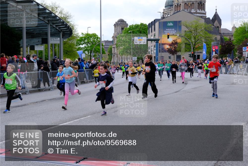 25.04.2026 - Das Zehntel Tim E. http://msf.ph/oto/9569688 25.04.2026 08:58:58 Ziel 1129, 1142, 1178, 1251, 1377, 1423, 1547, 1549, 1597, 1829, 2006, 2022, 2041, 2048, 2099, 2347, 2437, 2445, 2467, 2488, 2498, 2507, 2539, 2652, 2683, 2721, 2732, 2750, 2771, 2775, 2803, 2952, 2961, 3108, 3113, 3174, 3208, 3404, 3418, 3427, 3511, 3541, 3622, 3626, 3713, 3720, 3883, 3897, 3912, 3937 meine-sportfotos.de