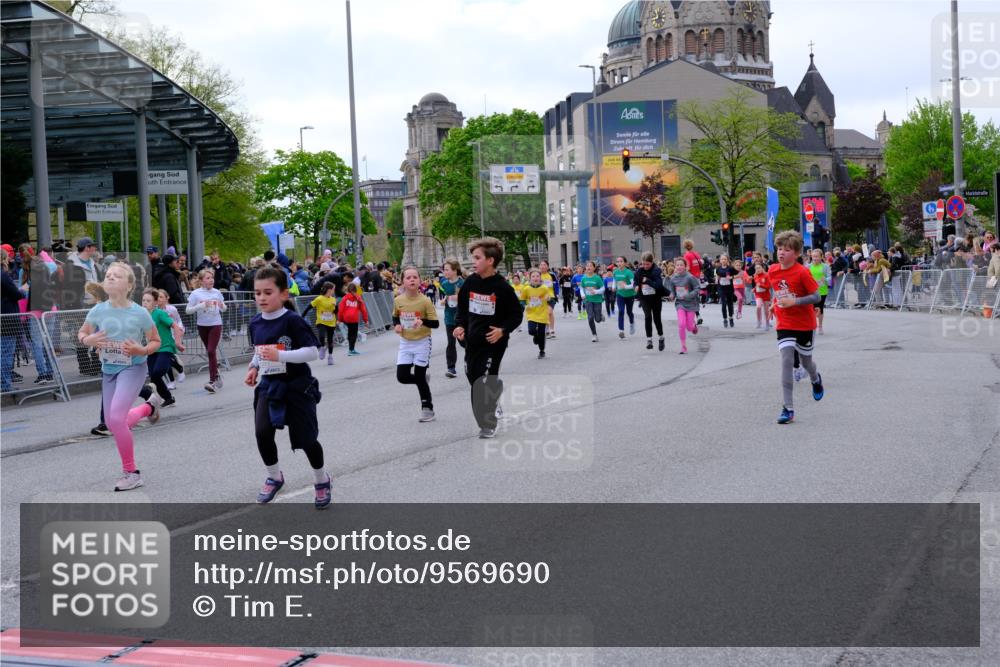 25.04.2026 - Das Zehntel Tim E. http://msf.ph/oto/9569690 25.04.2026 08:58:58 Ziel 1129, 1142, 1178, 1251, 1377, 1423, 1547, 1549, 1597, 1829, 2006, 2022, 2041, 2048, 2099, 2347, 2437, 2445, 2467, 2488, 2498, 2507, 2539, 2652, 2683, 2721, 2732, 2750, 2771, 2775, 2803, 2952, 2961, 3108, 3113, 3174, 3208, 3404, 3418, 3427, 3511, 3541, 3622, 3626, 3713, 3720, 3883, 3897, 3912, 3937 meine-sportfotos.de