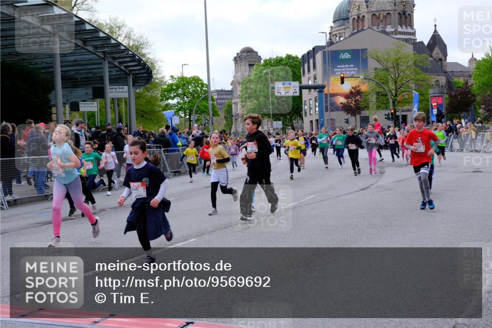 25.04.2026 - Das Zehntel Tim E. http://msf.ph/oto/9569692 25.04.2026 08:58:58 Ziel 1129, 1142, 1178, 1251, 1377, 1423, 1547, 1549, 1597, 1829, 2006, 2022, 2041, 2048, 2099, 2347, 2437, 2445, 2467, 2488, 2498, 2507, 2539, 2652, 2683, 2721, 2732, 2750, 2771, 2775, 2803, 2952, 2961, 3108, 3113, 3174, 3208, 3404, 3418, 3427, 3511, 3541, 3622, 3626, 3713, 3720, 3883, 3897, 3912, 3937 meine-sportfotos.de