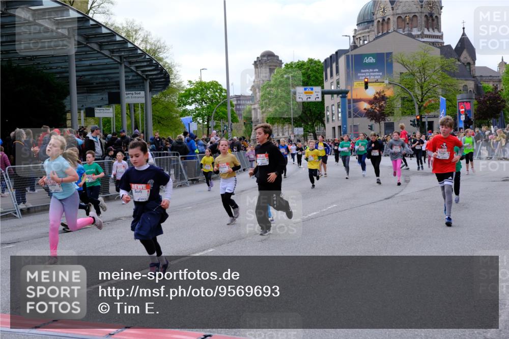 25.04.2026 - Das Zehntel Tim E. http://msf.ph/oto/9569693 25.04.2026 08:58:59 Ziel 1129, 1142, 1178, 1251, 1377, 1423, 1547, 1549, 1597, 1829, 2006, 2022, 2041, 2048, 2099, 2347, 2437, 2445, 2467, 2488, 2498, 2507, 2509, 2511, 2652, 2683, 2721, 2732, 2750, 2771, 2775, 2803, 2961, 3108, 3113, 3174, 3208, 3404, 3418, 3427, 3511, 3541, 3622, 3626, 3693, 3713, 3720, 3883, 3897, 3912, 3937 meine-sportfotos.de