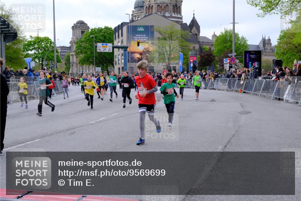 25.04.2026 - Das Zehntel Tim E. http://msf.ph/oto/9569699 25.04.2026 08:59:00 Ziel 1129, 1142, 1178, 1251, 1377, 1423, 1505, 1510, 1586, 1597, 1829, 1948, 1955, 2006, 2041, 2048, 2347, 2437, 2445, 2467, 2488, 2498, 2507, 2509, 2511, 2652, 2683, 2721, 2732, 2750, 2823, 3108, 3113, 3174, 3208, 3404, 3418, 3427, 3511, 3541, 3622, 3626, 3693, 3713, 3720, 3883, 3897, 3912, 3937 meine-sportfotos.de