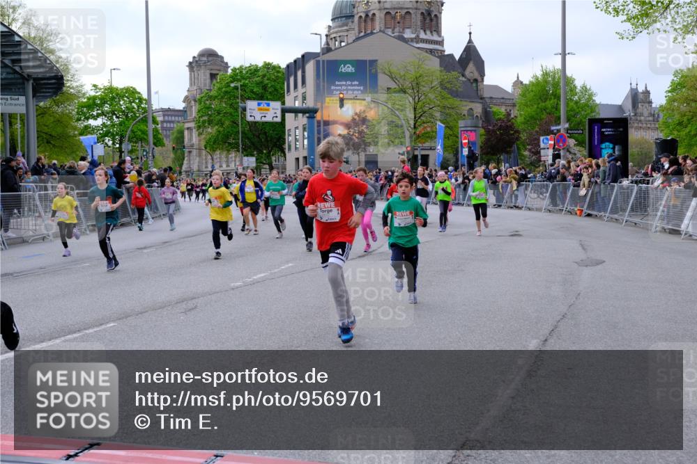 25.04.2026 - Das Zehntel Tim E. http://msf.ph/oto/9569701 25.04.2026 08:59:00 Ziel 1129, 1142, 1178, 1251, 1377, 1423, 1505, 1510, 1586, 1597, 1829, 1948, 1955, 2006, 2041, 2048, 2347, 2437, 2445, 2467, 2488, 2498, 2507, 2509, 2511, 2652, 2683, 2721, 2732, 2750, 2823, 3108, 3113, 3174, 3208, 3404, 3418, 3427, 3511, 3541, 3622, 3626, 3693, 3713, 3720, 3883, 3897, 3912, 3937 meine-sportfotos.de