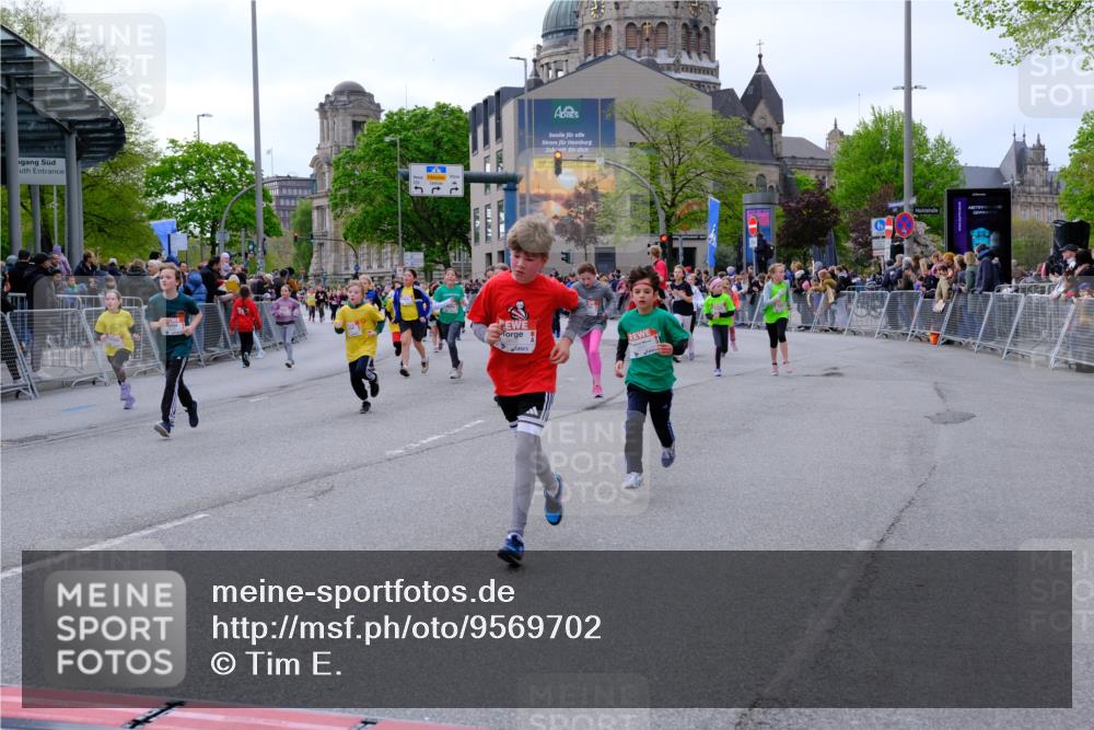 25.04.2026 - Das Zehntel Tim E. http://msf.ph/oto/9569702 25.04.2026 08:59:00 Ziel 1129, 1142, 1178, 1251, 1377, 1423, 1505, 1510, 1586, 1597, 1829, 1948, 1955, 2006, 2041, 2048, 2347, 2437, 2445, 2467, 2488, 2498, 2507, 2509, 2511, 2652, 2683, 2721, 2732, 2750, 2823, 3108, 3113, 3174, 3208, 3404, 3418, 3427, 3511, 3541, 3622, 3626, 3693, 3713, 3720, 3883, 3897, 3912, 3937 meine-sportfotos.de
