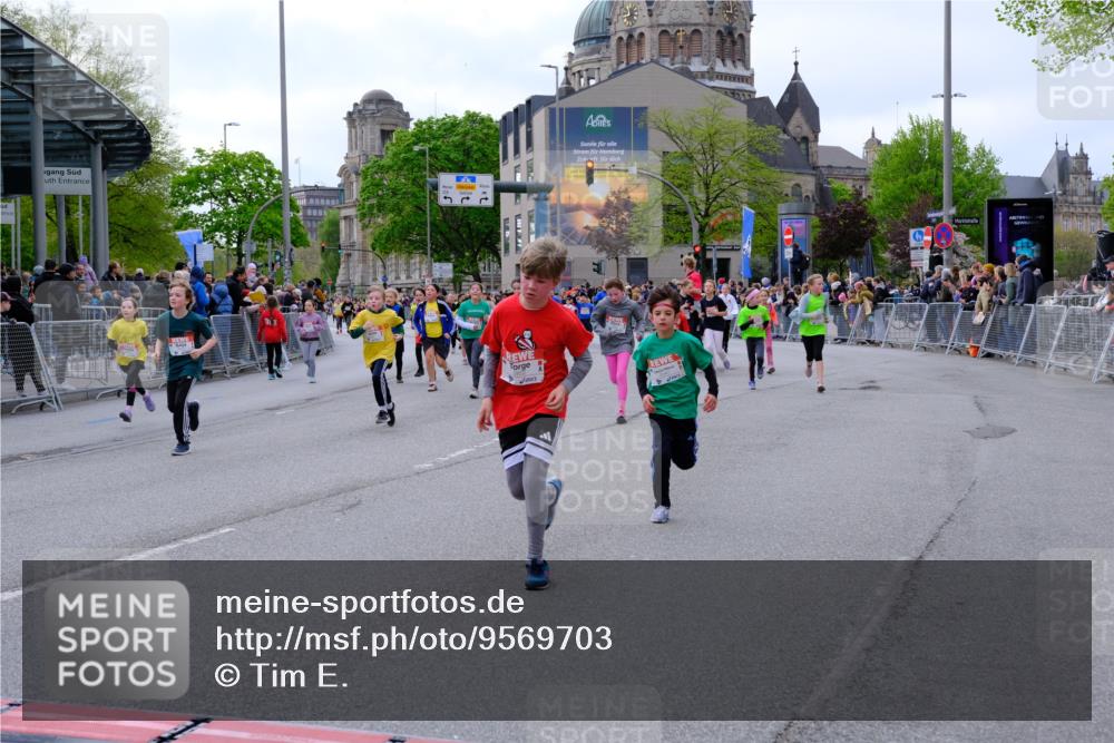25.04.2026 - Das Zehntel Tim E. http://msf.ph/oto/9569703 25.04.2026 08:59:00 Ziel 1129, 1142, 1178, 1251, 1377, 1423, 1505, 1510, 1586, 1597, 1829, 1948, 1955, 2006, 2041, 2048, 2347, 2437, 2445, 2467, 2488, 2498, 2507, 2509, 2511, 2652, 2683, 2721, 2732, 2750, 2823, 3108, 3113, 3174, 3208, 3404, 3418, 3427, 3511, 3541, 3622, 3626, 3693, 3713, 3720, 3883, 3897, 3912, 3937 meine-sportfotos.de