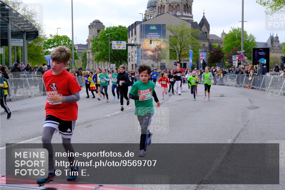 25.04.2026 - Das Zehntel Tim E. http://msf.ph/oto/9569707 25.04.2026 08:59:01 Ziel 1142, 1178, 1251, 1377, 1423, 1505, 1510, 1586, 1597, 1829, 1948, 1955, 2041, 2048, 2347, 2437, 2445, 2467, 2498, 2507, 2509, 2511, 2652, 2683, 2721, 2732, 2750, 2823, 3108, 3113, 3174, 3208, 3511, 3541, 3622, 3626, 3693, 3696, 3713, 3720, 3883, 3897, 3912, 3937 meine-sportfotos.de