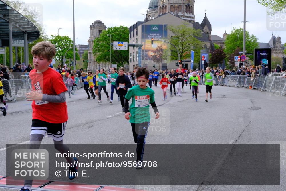 25.04.2026 - Das Zehntel Tim E. http://msf.ph/oto/9569708 25.04.2026 08:59:01 Ziel 1142, 1178, 1251, 1377, 1423, 1505, 1510, 1586, 1597, 1829, 1948, 1955, 2041, 2048, 2347, 2437, 2445, 2467, 2498, 2507, 2509, 2511, 2652, 2683, 2721, 2732, 2750, 2823, 3108, 3113, 3174, 3208, 3511, 3541, 3622, 3626, 3693, 3696, 3713, 3720, 3883, 3897, 3912, 3937 meine-sportfotos.de