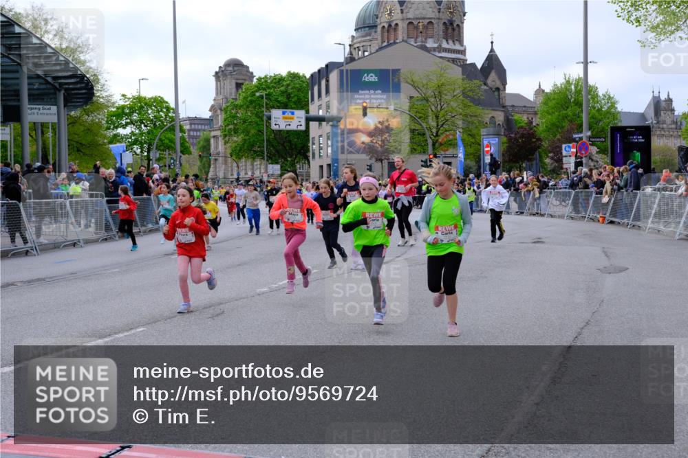 25.04.2026 - Das Zehntel Tim E. http://msf.ph/oto/9569724 25.04.2026 08:59:04 Ziel 1142, 1251, 1377, 1505, 1510, 1513, 1586, 1597, 1829, 1948, 1955, 1992, 2012, 2048, 2132, 2136, 2347, 2437, 2445, 2507, 2509, 2511, 2617, 2652, 2683, 2717, 2721, 2823, 3092, 3098, 3174, 3208, 3511, 3541, 3622, 3626, 3693, 3696, 3713, 3720, 3912, 3937 meine-sportfotos.de