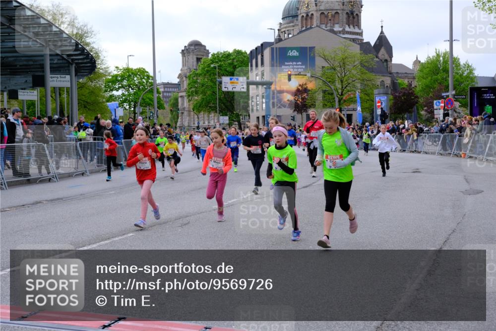 25.04.2026 - Das Zehntel Tim E. http://msf.ph/oto/9569726 25.04.2026 08:59:04 Ziel 1142, 1251, 1377, 1505, 1510, 1513, 1586, 1597, 1829, 1948, 1955, 1992, 2012, 2048, 2132, 2136, 2347, 2437, 2445, 2507, 2509, 2511, 2617, 2652, 2683, 2717, 2721, 2823, 3092, 3098, 3174, 3208, 3511, 3541, 3622, 3626, 3693, 3696, 3713, 3720, 3912, 3937 meine-sportfotos.de