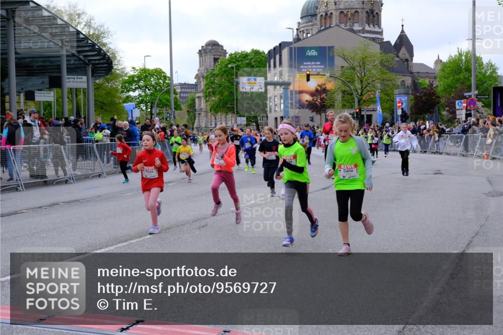25.04.2026 - Das Zehntel Tim E. http://msf.ph/oto/9569727 25.04.2026 08:59:04 Ziel 1142, 1251, 1377, 1505, 1510, 1513, 1586, 1597, 1829, 1948, 1955, 1992, 2012, 2048, 2132, 2136, 2347, 2437, 2445, 2507, 2509, 2511, 2617, 2652, 2683, 2717, 2721, 2823, 3092, 3098, 3174, 3208, 3511, 3541, 3622, 3626, 3693, 3696, 3713, 3720, 3912, 3937 meine-sportfotos.de