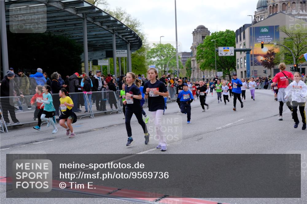 25.04.2026 - Das Zehntel Tim E. http://msf.ph/oto/9569736 25.04.2026 08:59:06 Ziel 1142, 1251, 1377, 1505, 1510, 1513, 1586, 1596, 1597, 1948, 1955, 1992, 2012, 2048, 2132, 2136, 2151, 2347, 2445, 2507, 2509, 2511, 2617, 2652, 2683, 2717, 2721, 2823, 3092, 3098, 3511, 3541, 3622, 3626, 3693, 3696, 3713, 3720, 3839, 3841, 3912, 3937 meine-sportfotos.de