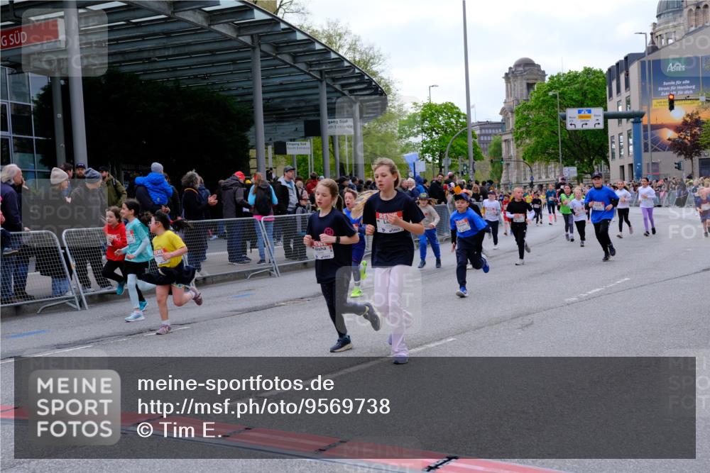 25.04.2026 - Das Zehntel Tim E. http://msf.ph/oto/9569738 25.04.2026 08:59:06 Ziel 1142, 1251, 1377, 1505, 1510, 1513, 1586, 1596, 1597, 1948, 1955, 1992, 2012, 2048, 2132, 2136, 2151, 2347, 2445, 2507, 2509, 2511, 2617, 2652, 2683, 2717, 2721, 2823, 3092, 3098, 3511, 3541, 3622, 3626, 3693, 3696, 3713, 3720, 3839, 3841, 3912, 3937 meine-sportfotos.de