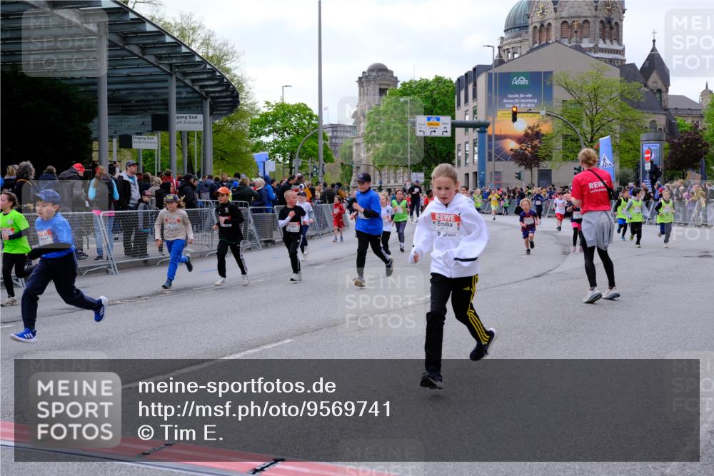 25.04.2026 - Das Zehntel Tim E. http://msf.ph/oto/9569741 25.04.2026 08:59:08 Ziel 1457, 1505, 1510, 1513, 1586, 1596, 1597, 1778, 1802, 1948, 1955, 1992, 2012, 2048, 2132, 2136, 2151, 2347, 2509, 2511, 2617, 2652, 2717, 2721, 2823, 3092, 3098, 3115, 3508, 3511, 3541, 3571, 3622, 3626, 3693, 3696, 3839, 3841 meine-sportfotos.de