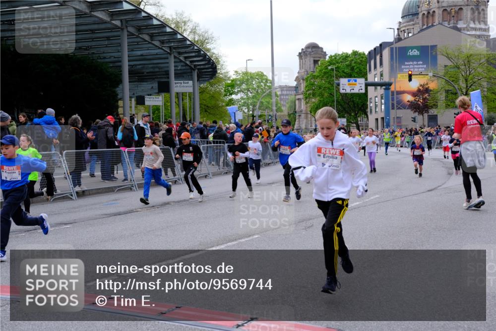 25.04.2026 - Das Zehntel Tim E. http://msf.ph/oto/9569744 25.04.2026 08:59:08 Ziel 1457, 1505, 1510, 1513, 1586, 1596, 1597, 1778, 1802, 1948, 1955, 1992, 2012, 2048, 2132, 2136, 2151, 2347, 2509, 2511, 2617, 2652, 2717, 2721, 2823, 3092, 3098, 3115, 3508, 3511, 3541, 3571, 3622, 3626, 3693, 3696, 3839, 3841 meine-sportfotos.de