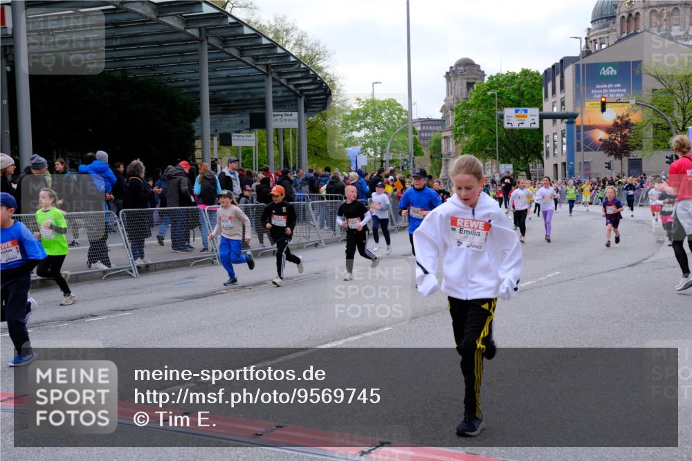 25.04.2026 - Das Zehntel Tim E. http://msf.ph/oto/9569745 25.04.2026 08:59:08 Ziel 1457, 1505, 1510, 1513, 1586, 1596, 1597, 1778, 1802, 1948, 1955, 1992, 2012, 2048, 2132, 2136, 2151, 2347, 2509, 2511, 2617, 2652, 2717, 2721, 2823, 3092, 3098, 3115, 3508, 3511, 3541, 3571, 3622, 3626, 3693, 3696, 3839, 3841 meine-sportfotos.de