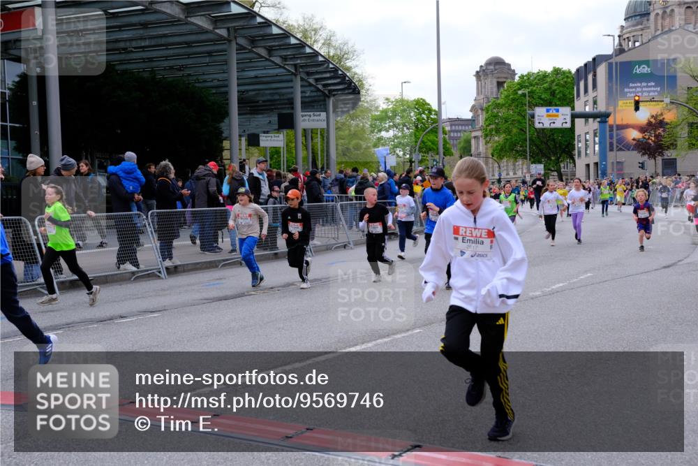 25.04.2026 - Das Zehntel Tim E. http://msf.ph/oto/9569746 25.04.2026 08:59:08 Ziel 1457, 1505, 1510, 1513, 1586, 1596, 1597, 1778, 1802, 1948, 1955, 1992, 2012, 2048, 2132, 2136, 2151, 2347, 2509, 2511, 2617, 2652, 2717, 2721, 2823, 3092, 3098, 3115, 3508, 3511, 3541, 3571, 3622, 3626, 3693, 3696, 3839, 3841 meine-sportfotos.de