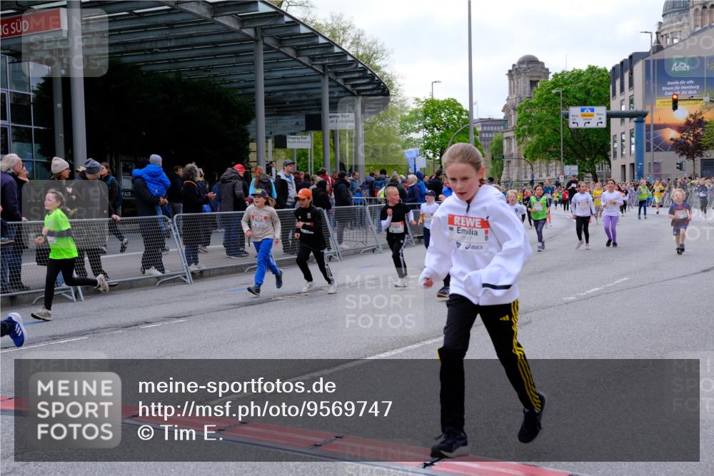 25.04.2026 - Das Zehntel Tim E. http://msf.ph/oto/9569747 25.04.2026 08:59:08 Ziel 1457, 1505, 1510, 1513, 1586, 1596, 1597, 1778, 1802, 1948, 1955, 1992, 2012, 2048, 2132, 2136, 2151, 2347, 2509, 2511, 2617, 2652, 2717, 2721, 2823, 3092, 3098, 3115, 3508, 3511, 3541, 3571, 3622, 3626, 3693, 3696, 3839, 3841 meine-sportfotos.de