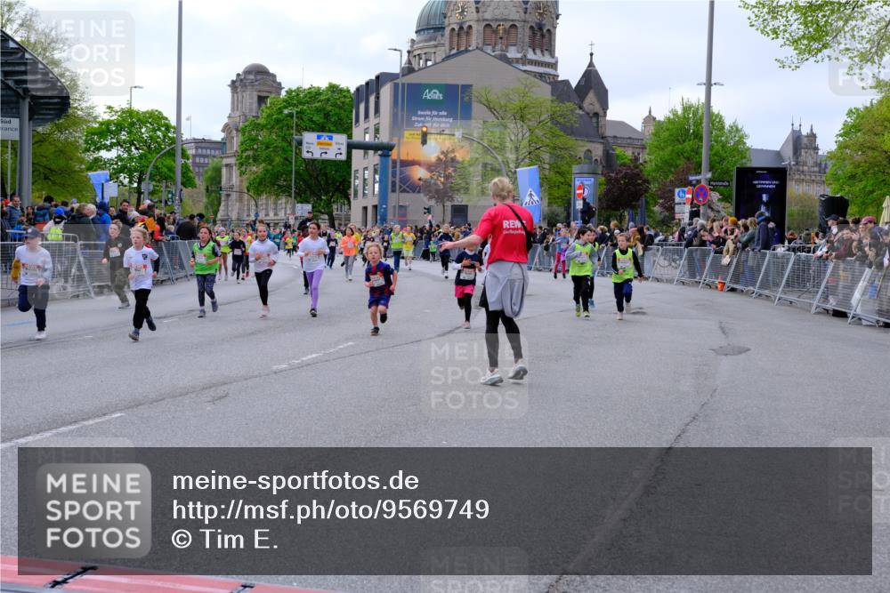 25.04.2026 - Das Zehntel Tim E. http://msf.ph/oto/9569749 25.04.2026 08:59:09 Ziel 1074, 1091, 1093, 1457, 1505, 1510, 1513, 1586, 1596, 1597, 1778, 1802, 1948, 1955, 1992, 2012, 2048, 2132, 2136, 2151, 2509, 2511, 2617, 2717, 2721, 2823, 3092, 3098, 3115, 3508, 3511, 3523, 3541, 3571, 3622, 3626, 3693, 3696, 3839, 3841 meine-sportfotos.de
