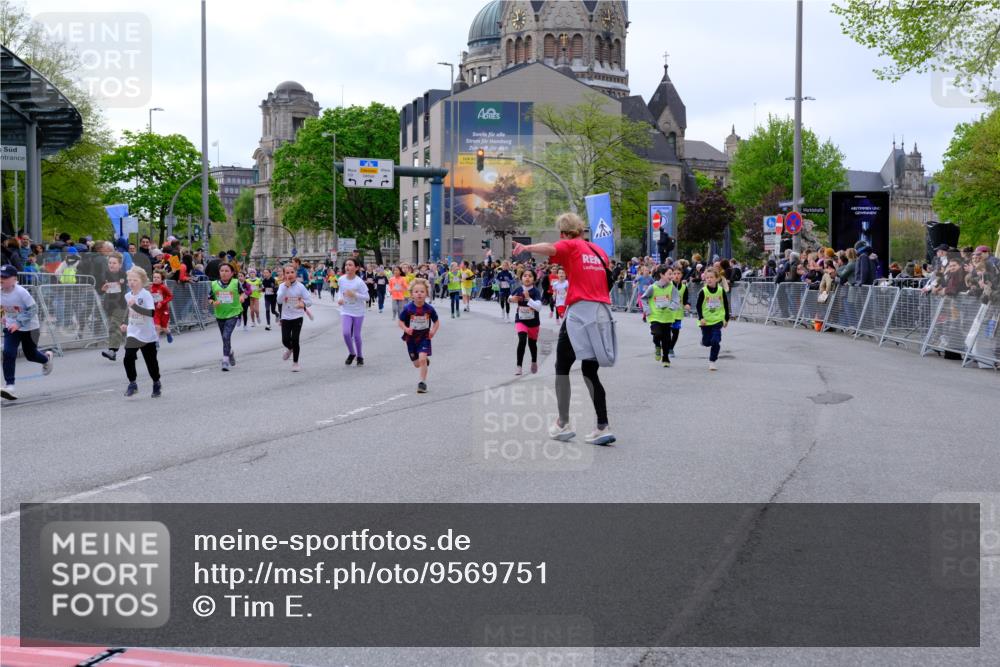 25.04.2026 - Das Zehntel Tim E. http://msf.ph/oto/9569751 25.04.2026 08:59:09 Ziel 1074, 1091, 1093, 1457, 1505, 1510, 1513, 1586, 1596, 1597, 1778, 1802, 1948, 1955, 1992, 2012, 2048, 2132, 2136, 2151, 2509, 2511, 2617, 2717, 2721, 2823, 3092, 3098, 3115, 3508, 3511, 3523, 3541, 3571, 3622, 3626, 3693, 3696, 3839, 3841 meine-sportfotos.de