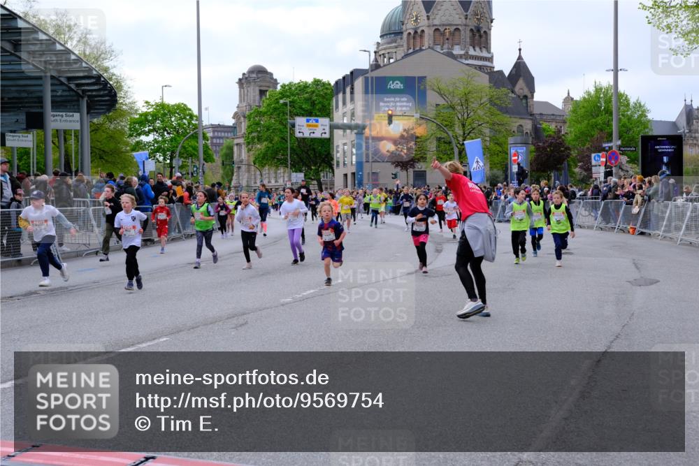 25.04.2026 - Das Zehntel Tim E. http://msf.ph/oto/9569754 25.04.2026 08:59:10 Ziel 1066, 1074, 1091, 1093, 1401, 1457, 1505, 1510, 1513, 1586, 1596, 1778, 1802, 1948, 1955, 1992, 2012, 2048, 2132, 2136, 2151, 2509, 2511, 2617, 2717, 2721, 2823, 3092, 3098, 3115, 3508, 3523, 3541, 3571, 3622, 3626, 3693, 3696, 3839, 3841 meine-sportfotos.de