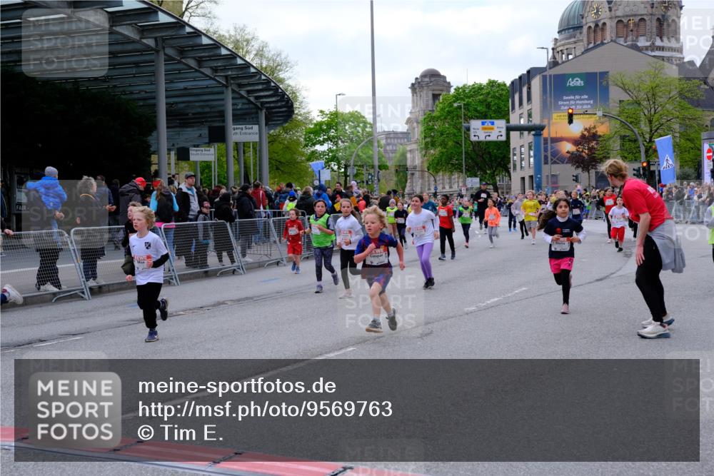 25.04.2026 - Das Zehntel Tim E. http://msf.ph/oto/9569763 25.04.2026 08:59:11 Ziel 1066, 1074, 1091, 1093, 1401, 1457, 1505, 1510, 1513, 1586, 1596, 1778, 1802, 1948, 1955, 1992, 2012, 2132, 2136, 2151, 2509, 2511, 2617, 2717, 2823, 2844, 3092, 3098, 3115, 3508, 3523, 3571, 3693, 3696, 3839, 3841, 3927, 3948 meine-sportfotos.de