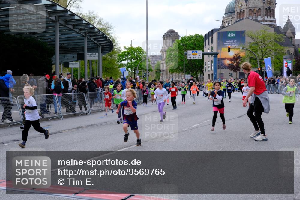 25.04.2026 - Das Zehntel Tim E. http://msf.ph/oto/9569765 25.04.2026 08:59:11 Ziel 1066, 1074, 1091, 1093, 1401, 1457, 1505, 1510, 1513, 1586, 1596, 1778, 1802, 1948, 1955, 1992, 2012, 2132, 2136, 2151, 2509, 2511, 2617, 2717, 2823, 2844, 3092, 3098, 3115, 3508, 3523, 3571, 3693, 3696, 3839, 3841, 3927, 3948 meine-sportfotos.de