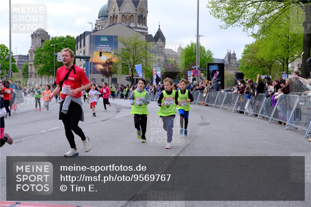 25.04.2026 - Das Zehntel Tim E. http://msf.ph/oto/9569767 25.04.2026 08:59:12 Ziel 1066, 1074, 1091, 1093, 1401, 1457, 1505, 1510, 1513, 1586, 1596, 1778, 1802, 1948, 1955, 1992, 2012, 2059, 2132, 2136, 2151, 2617, 2717, 2823, 2844, 3092, 3098, 3115, 3508, 3523, 3571, 3696, 3839, 3841, 3927, 3948, 3989 meine-sportfotos.de