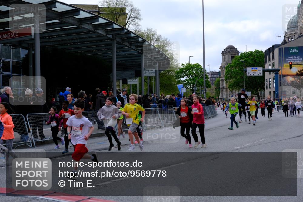 25.04.2026 - Das Zehntel Tim E. http://msf.ph/oto/9569778 25.04.2026 08:59:16 Ziel 1066, 1074, 1091, 1093, 1100, 1278, 1283, 1291, 1382, 1401, 1457, 1513, 1596, 1612, 1778, 1802, 2059, 2151, 2622, 2635, 2844, 3115, 3191, 3207, 3245, 3508, 3523, 3571, 3839, 3841, 3927, 3948, 3989 meine-sportfotos.de