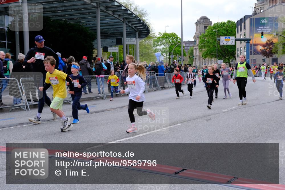 25.04.2026 - Das Zehntel Tim E. http://msf.ph/oto/9569796 25.04.2026 08:59:23 Ziel 1083, 1100, 1278, 1283, 1291, 1344, 1382, 1385, 1464, 1595, 1612, 2059, 2200, 2383, 2622, 2635, 2709, 2719, 2844, 2982, 3124, 3125, 3191, 3207, 3245, 3343, 3351, 3391, 3476, 3899, 3927, 3948, 3989 meine-sportfotos.de