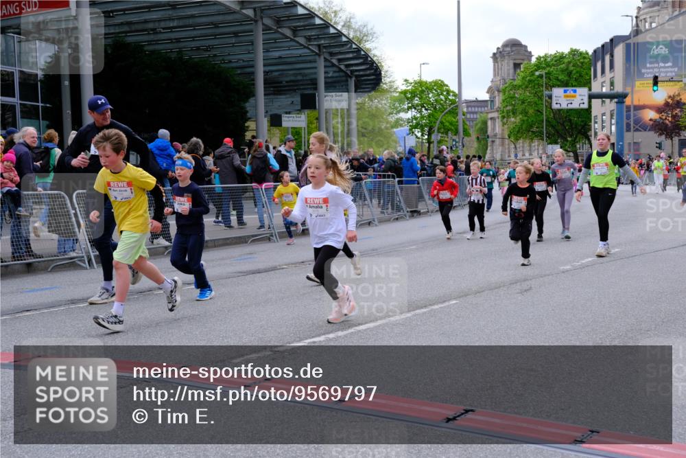 25.04.2026 - Das Zehntel Tim E. http://msf.ph/oto/9569797 25.04.2026 08:59:23 Ziel 1083, 1100, 1278, 1283, 1291, 1344, 1382, 1385, 1464, 1595, 1612, 2059, 2200, 2383, 2622, 2635, 2709, 2719, 2844, 2982, 3124, 3125, 3191, 3207, 3245, 3343, 3351, 3391, 3476, 3899, 3927, 3948, 3989 meine-sportfotos.de