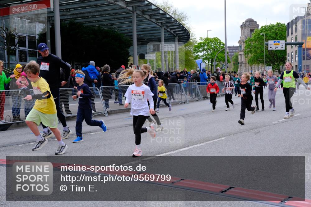 25.04.2026 - Das Zehntel Tim E. http://msf.ph/oto/9569799 25.04.2026 08:59:23 Ziel 1083, 1100, 1278, 1283, 1291, 1344, 1382, 1385, 1464, 1595, 1612, 2059, 2200, 2383, 2622, 2635, 2709, 2719, 2844, 2982, 3124, 3125, 3191, 3207, 3245, 3343, 3351, 3391, 3476, 3899, 3927, 3948, 3989 meine-sportfotos.de