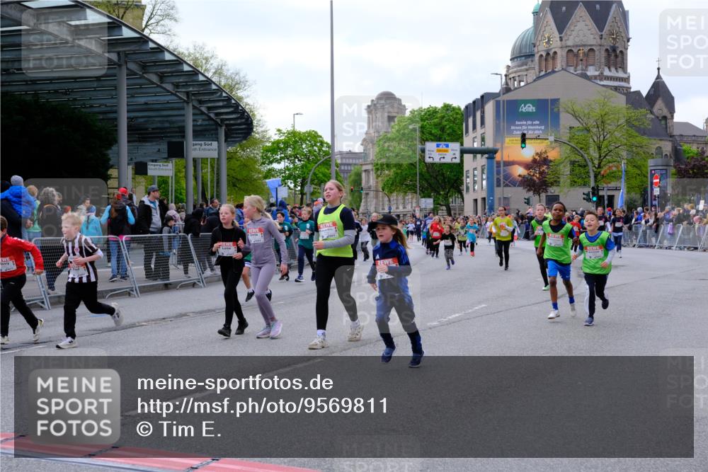 25.04.2026 - Das Zehntel Tim E. http://msf.ph/oto/9569811 25.04.2026 08:59:26 Ziel 1039, 1051, 1083, 1143, 1332, 1334, 1344, 1382, 1385, 1464, 1595, 1612, 2200, 2376, 2383, 2709, 2719, 2982, 3124, 3125, 3191, 3207, 3245, 3343, 3351, 3391, 3476, 3899 meine-sportfotos.de