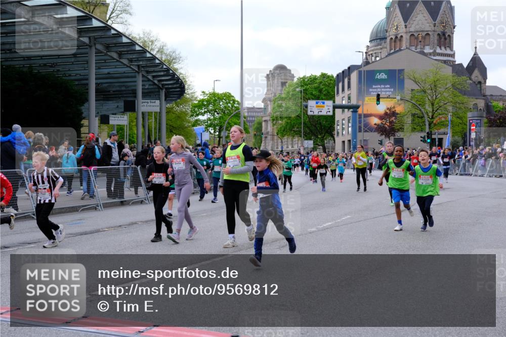 25.04.2026 - Das Zehntel Tim E. http://msf.ph/oto/9569812 25.04.2026 08:59:26 Ziel 1039, 1051, 1083, 1143, 1332, 1334, 1344, 1382, 1385, 1464, 1595, 1612, 2200, 2376, 2383, 2709, 2719, 2982, 3124, 3125, 3191, 3207, 3245, 3343, 3351, 3391, 3476, 3899 meine-sportfotos.de