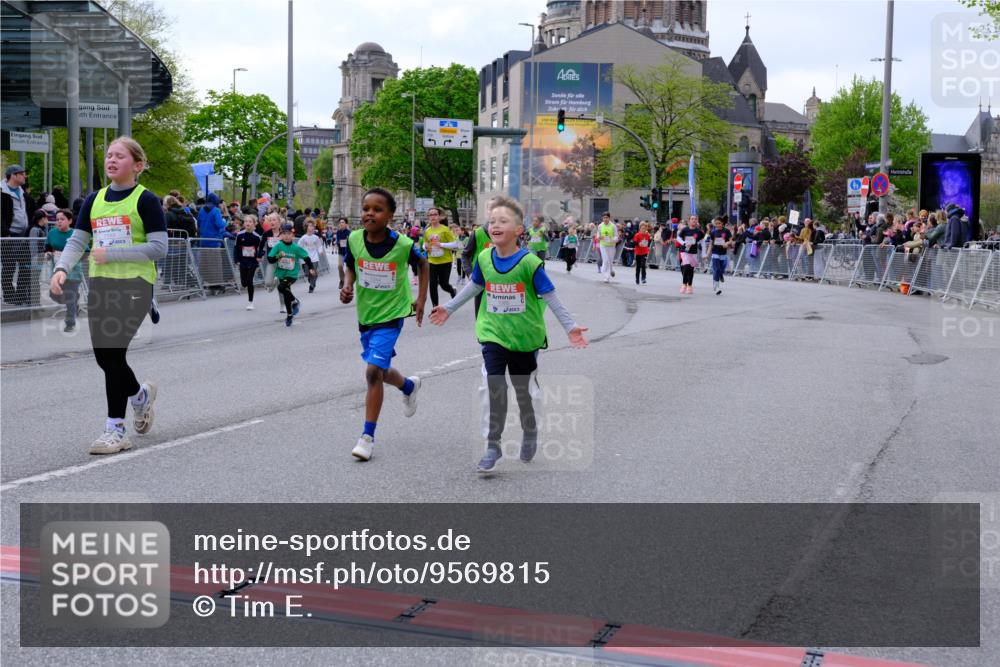 25.04.2026 - Das Zehntel Tim E. http://msf.ph/oto/9569815 25.04.2026 08:59:27 Ziel 1039, 1051, 1083, 1143, 1332, 1334, 1344, 1385, 1395, 1464, 1595, 1664, 2200, 2376, 2383, 2709, 2719, 2982, 3124, 3125, 3343, 3351, 3391, 3476, 3899, 4005 meine-sportfotos.de