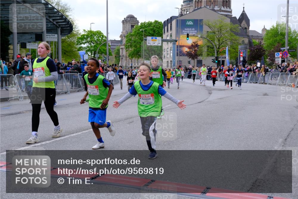 25.04.2026 - Das Zehntel Tim E. http://msf.ph/oto/9569819 25.04.2026 08:59:27 Ziel 1039, 1051, 1083, 1143, 1332, 1334, 1344, 1385, 1395, 1464, 1595, 1664, 2200, 2376, 2383, 2709, 2719, 2982, 3124, 3125, 3343, 3351, 3391, 3476, 3899, 4005 meine-sportfotos.de