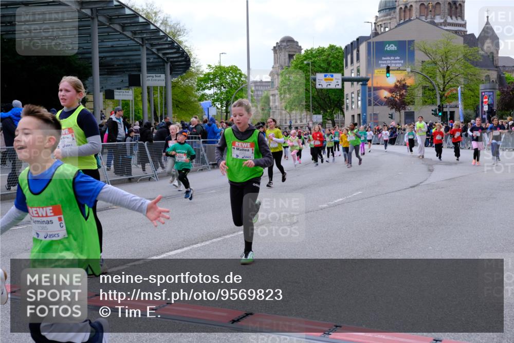 25.04.2026 - Das Zehntel Tim E. http://msf.ph/oto/9569823 25.04.2026 08:59:28 Ziel 1039, 1051, 1083, 1143, 1332, 1334, 1344, 1385, 1395, 1464, 1595, 1664, 2200, 2376, 2383, 2709, 2719, 2982, 3124, 3125, 3291, 3343, 3351, 3391, 3476, 3899, 4005 meine-sportfotos.de